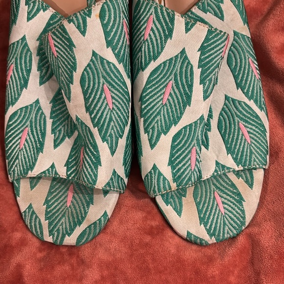 Heels - Picture 2 of 3